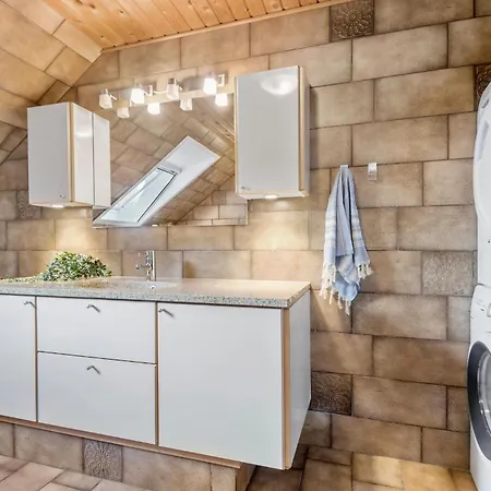 4 Bedroom Gorgeous In Varde